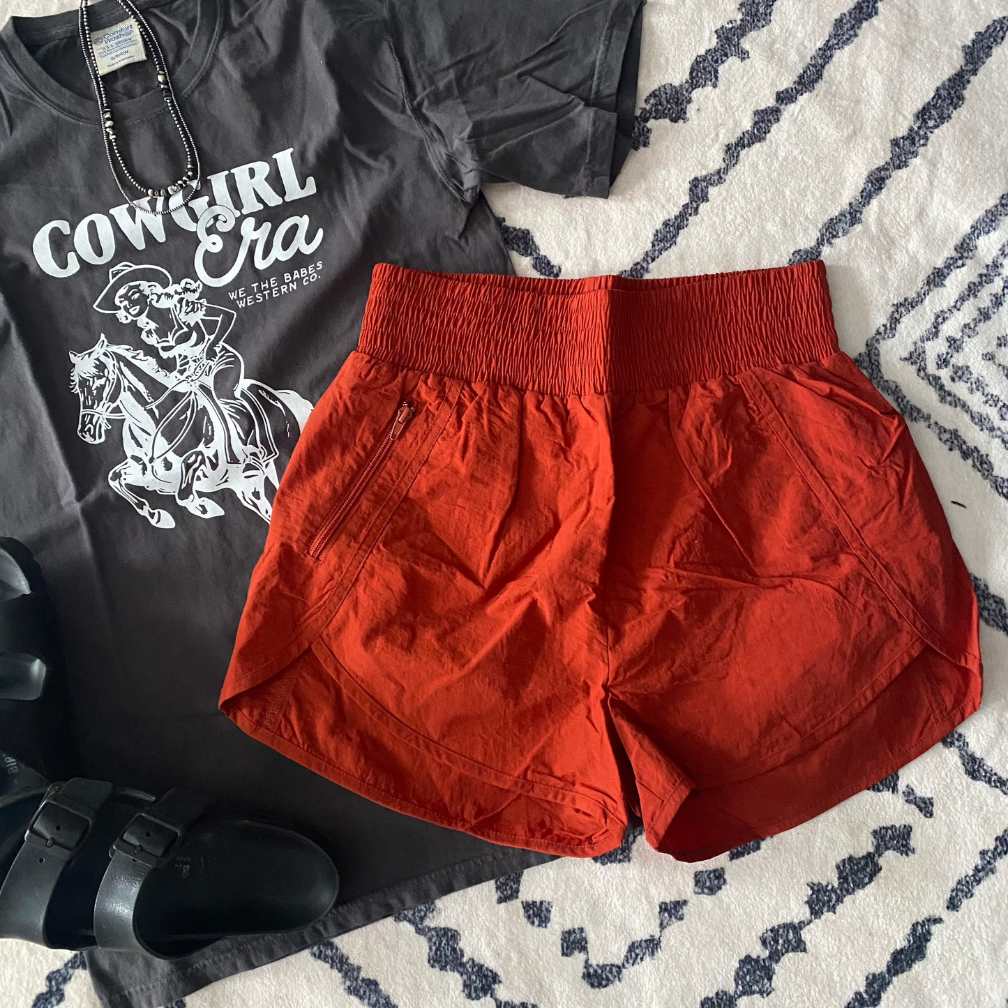 the Mom short